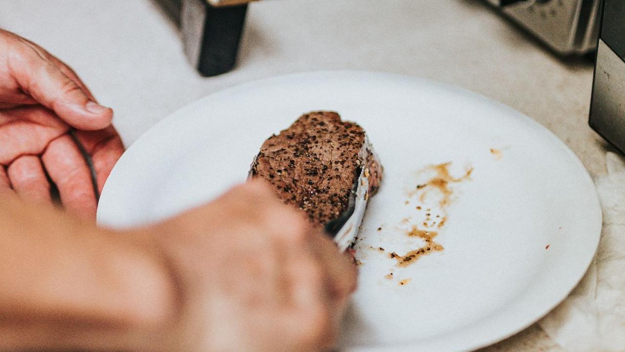 <b>Apa Itu Night Eating Syndrome?</b>