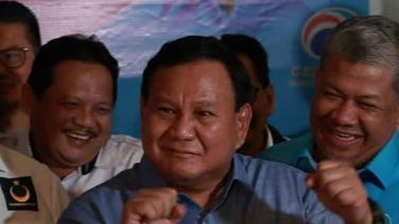 VIDEO: Prabowo Santai Joget Ala Petinju Tanggapi Cak Imin-PKB Hengkang dari Koalisi