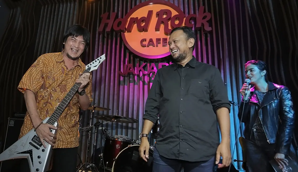 Lelang Gitar Megadeth