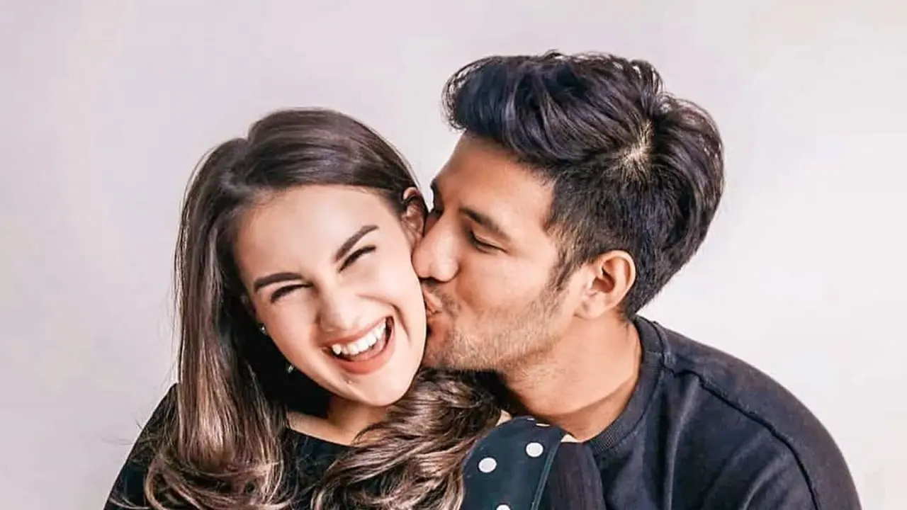 [Fimela] Ammar Zoni dan Irish Bella