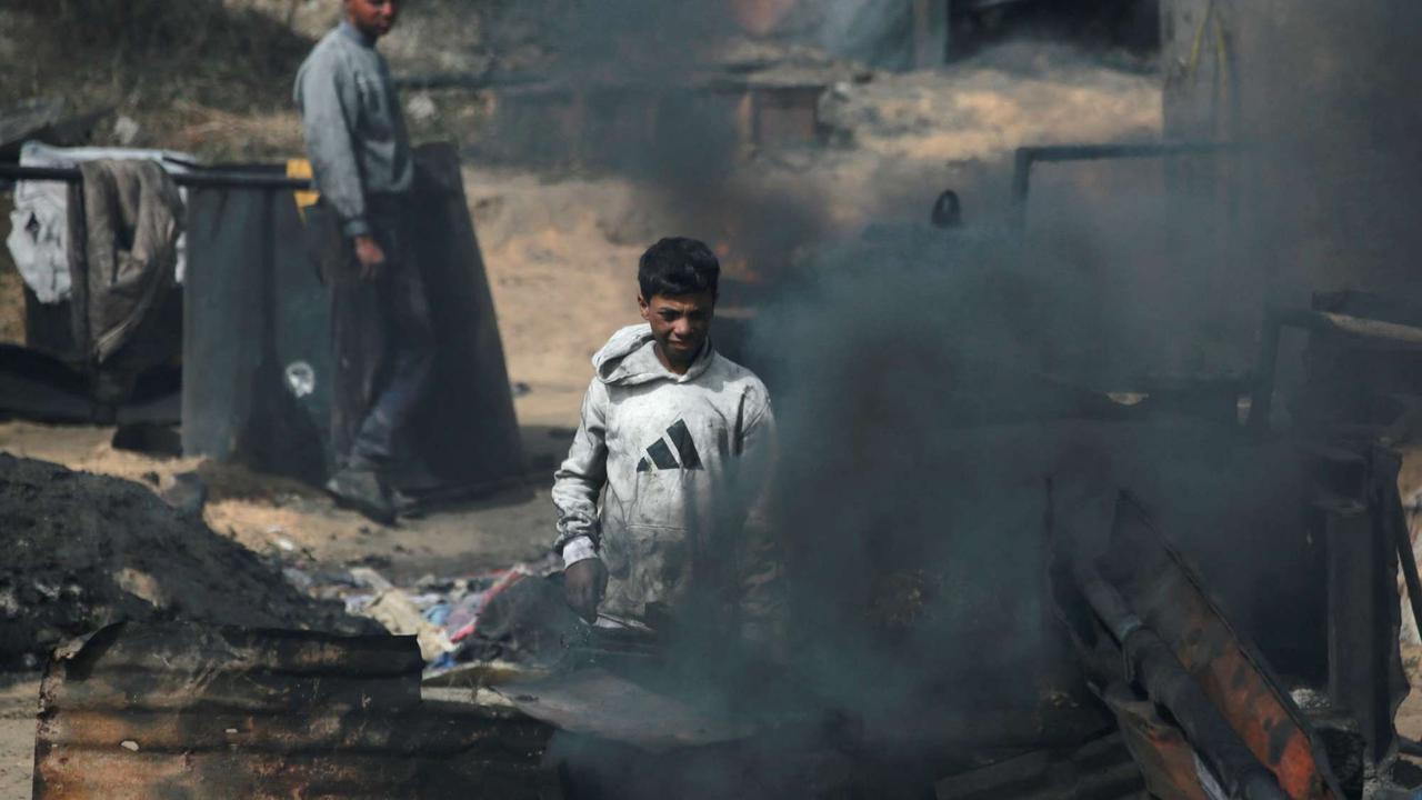 Warga Jalur Gaza Ubah Sampah Plastik Jadi Bahan Bakar