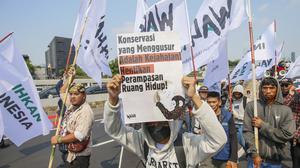 Long March Pejuang Lingkungan di Depan Gedung DPR