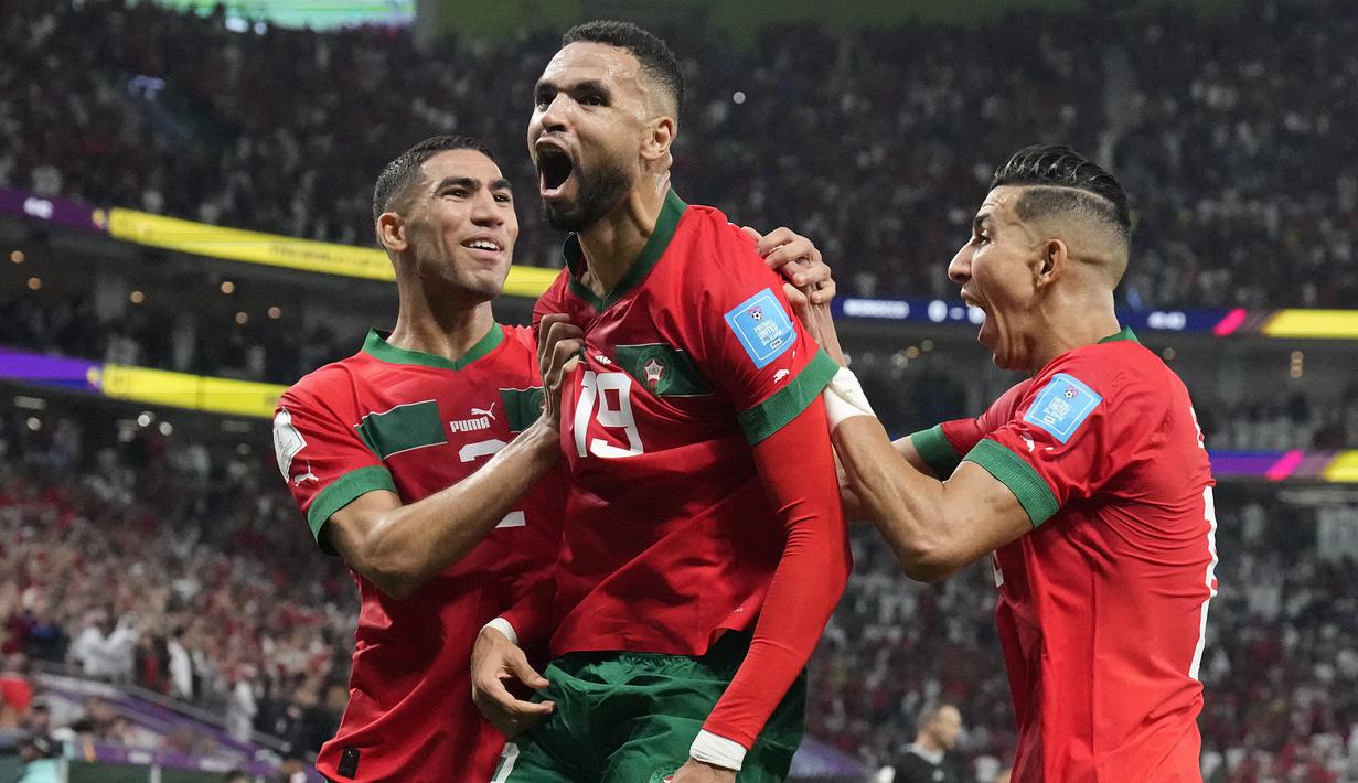 Piala Dunia 2022 menjadi edisi terbaik bagi wakil Afrika sepanjang sejarah Piala Dunia dengan keberhasilan Maroko menembus babak semifinal. Bahkan, bukan tidak mungkin Hakim Ziyech dkk mampu lolos ke final, bahkan menjadi juara. Berikut kiprah para wakil Afrika terbaik dalam 5 edisi terakhir Piala Dunia. (AP Photo/Martin Meissner)