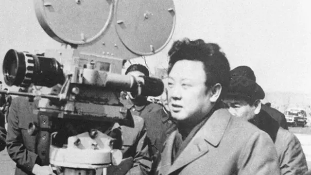 Kim Jong-il muda