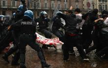 Ratusan Orang Ditangkap Buntut Demo Berujung Ricuh di Italia