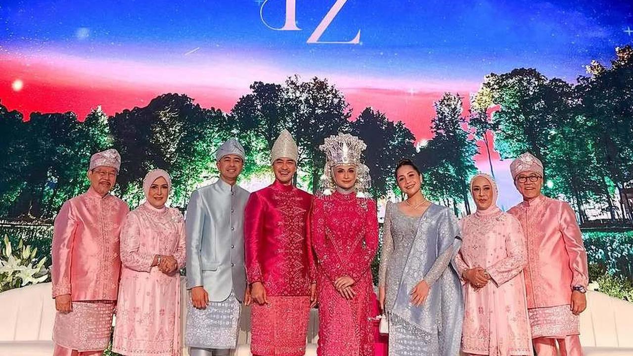 10 Potret Tamu Pernikahan Zumi Zola & Putri Zulhas yang Gak Kaleng-Kaleng, Dihadiri Jokowi hingga Prabowo