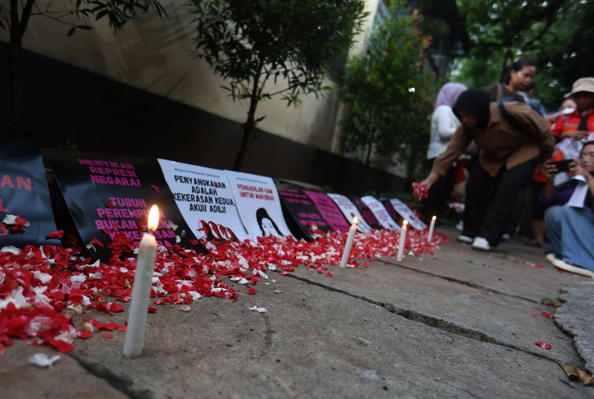 FOTO: Demo API Gaungkan Perlindungan Hak Perempuan di Komnas HAM