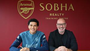 Arsenal mengumumkan kedatangan Demiane Agustien, pemain keturunan Indonesia kelahiran Belanda pada 28 Juli 2007. Usianya baru menginjak 17 tahun. (Bola.com/Dok.Arsenal).