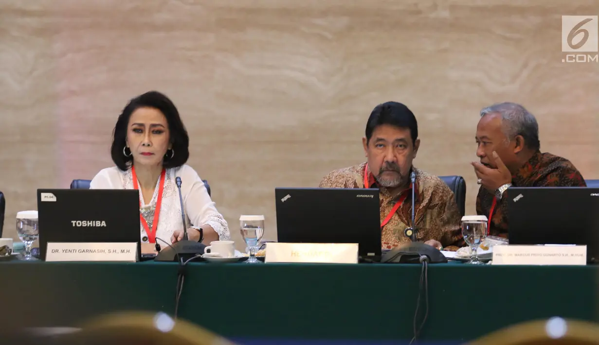 Ketua Pansel Capim KPK Yenti Garnasih didampingi anggota pansel memimpin uji publik Calon Pimpinan Komisi Pemberantasan Korupsi (Capim KPK) periode 2019-2023 di Kementerian Sekretariat Negara, Kamis (29/8/2019). Enam orang capim KPK yang tersisa menjalani uji publik. (Liputan6.com/Angga Yuniar)