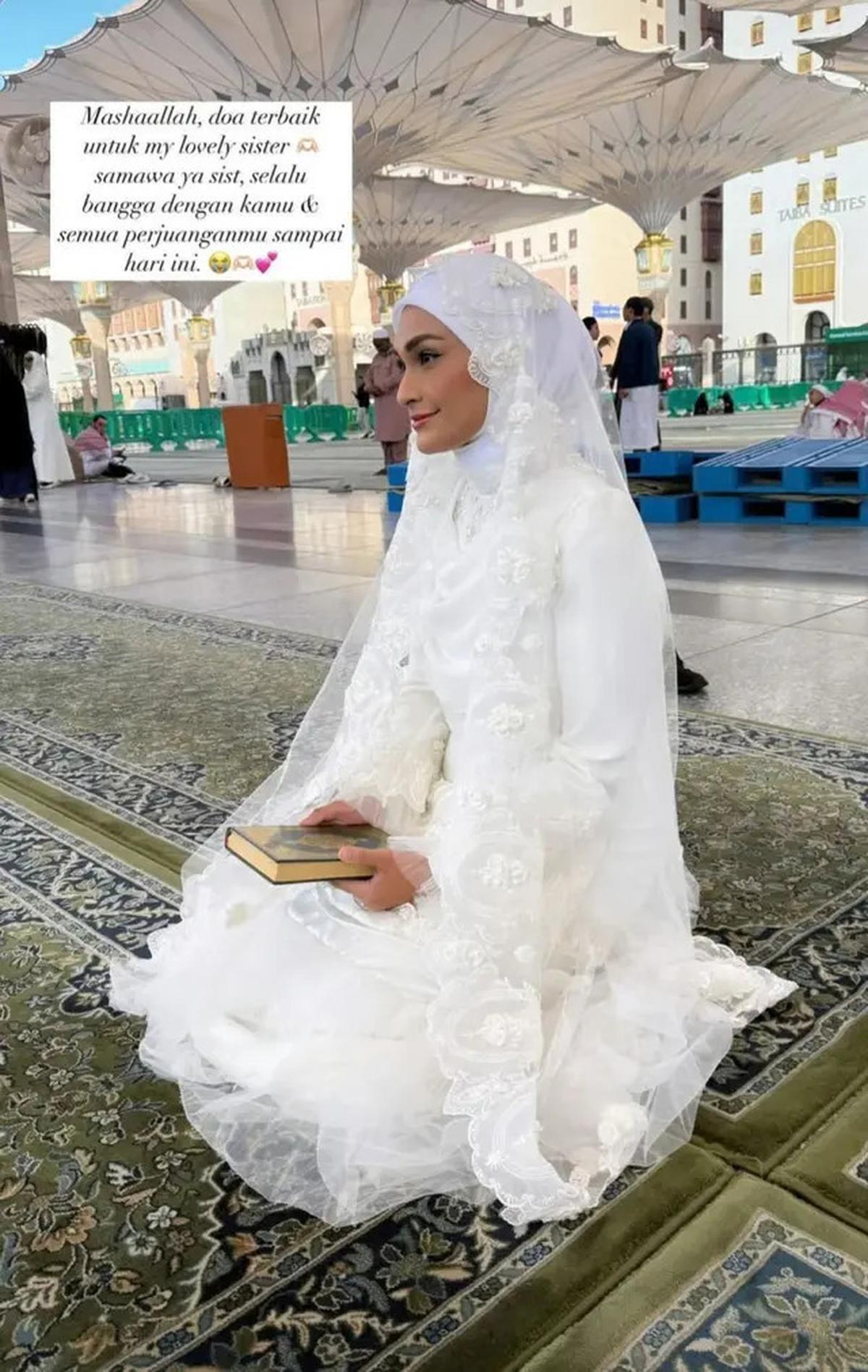 10 Potret Pernikahan Zumi Zola dan Putri Zulhas di Madinah, Dinikahkan Ust Adi Hidayat