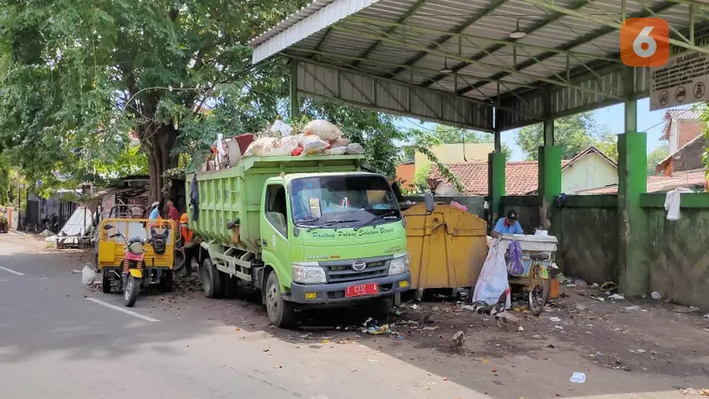 Volume sampah di Cirebon menurun (Panji Prayitno/Liputan6.com)