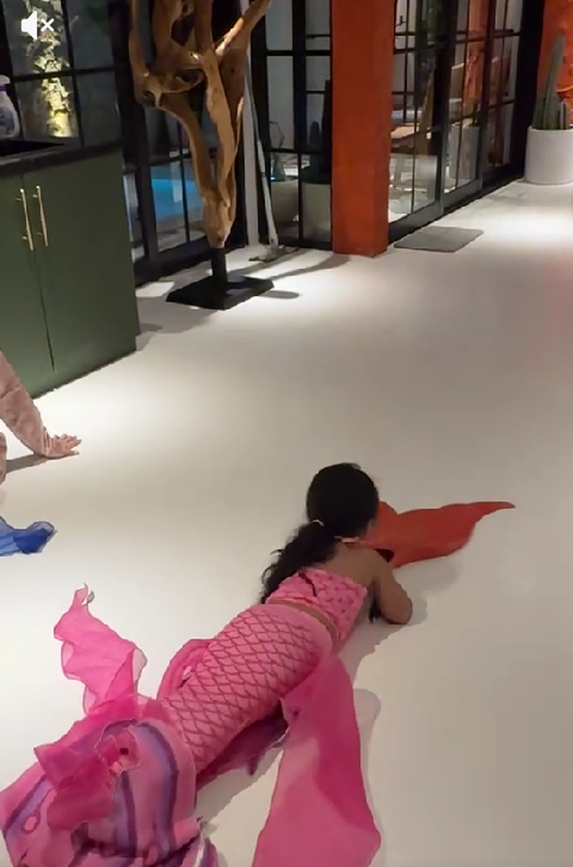 Estetik dan hangat, 5 sudut taman rumah Siti Badriah yang jadi lokasi quality time bareng Xarena