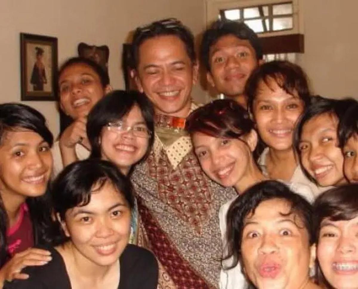 7 Potret Lawas Kebersamaan Ray Sahetapy dan Gisca Putri, Dikenang Dewi Yull