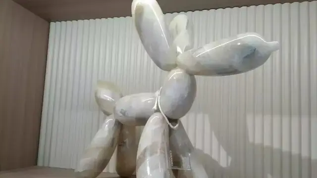 Salah satu bentuk kerajinan Marble & Co