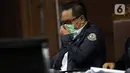 Terdakwa kasus dugaan suap penghapusan red notice atas nama Djoko S Tjandra, Brigjen (Pol) Prasetijo Utomo saat menjalani sidang lanjutan di Pengadilan Tipikor Jakarta, Senin (7/12/2020). Sidang menyimak keterangan saksi-saksi. (Liputan6.comHelmi Fithriansyah)