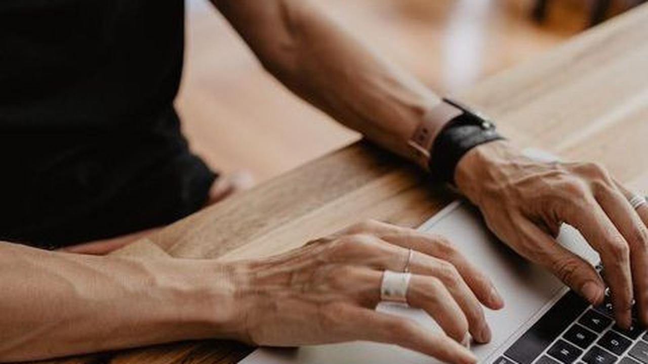 Memahami bias dan dampaknya sangat penting dalam menciptakan masyarakat yang lebih adil dan inklusif.