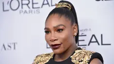 Petenis asal AS, Serena Williams menghadiri Glamour Women of The Year Awards 2017 di Brooklyn, New York, Senin (13/11). Petenis 36 tahun itu muncul di atas karpet merah untuk pertama kalinya setelah dua bulan melahirkan. (Bryan Bedder/Getty Images/AFP)