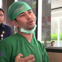 Ada kisah kucu ketika Raffi Ahmad menggendong putranya yang baru lahir