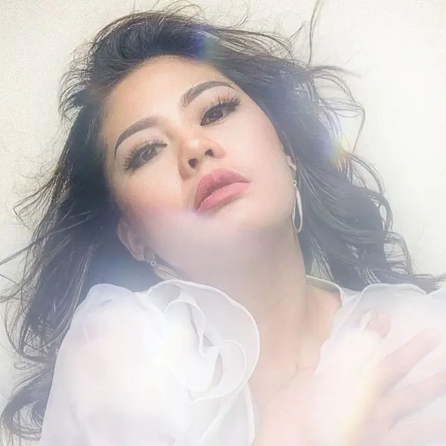 Pesona Vanila 7icons Dalam Virtual Photoshoot. (Sumber: Instagram/fotoin.mich)
