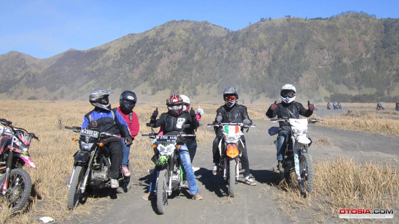 Ilustrasi Mengendarai Motor Trail (Foto: Rudi)