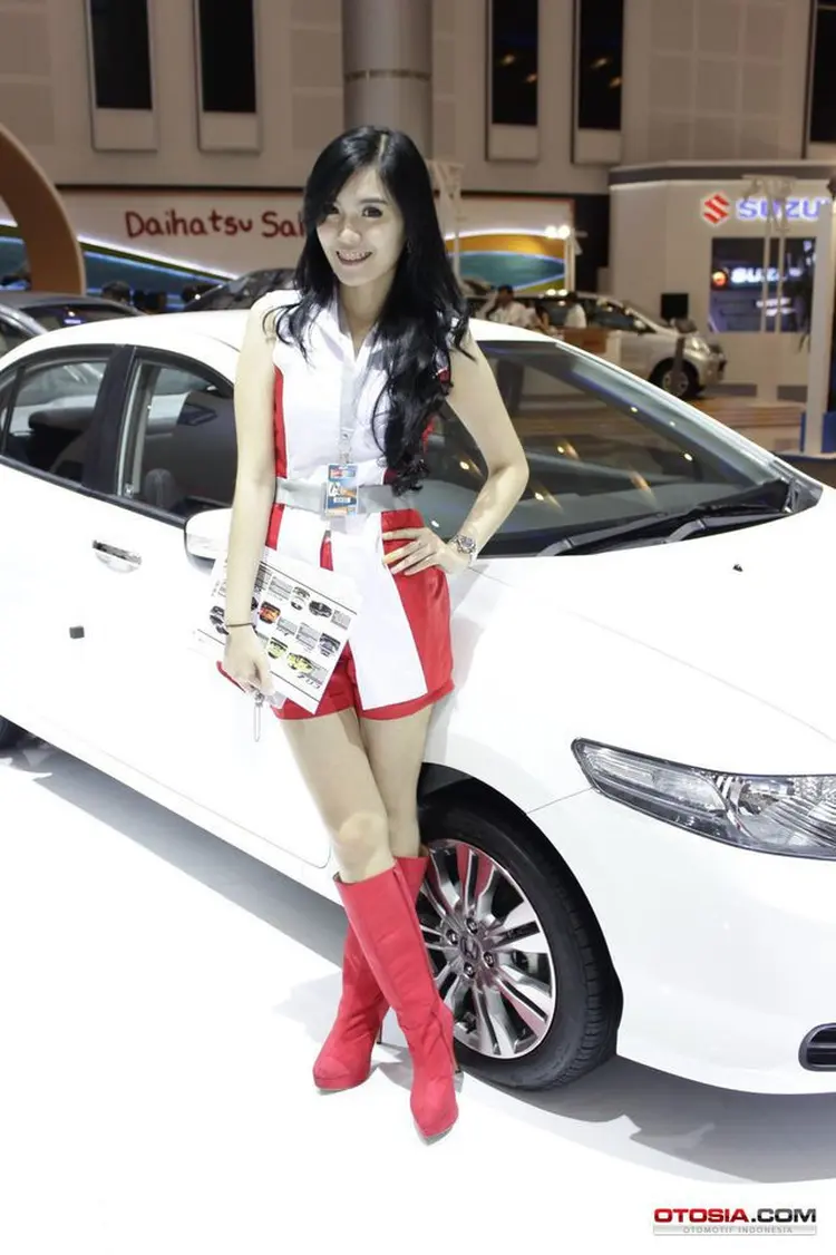 Pesona Kecantikan Para Gadis Asal Kota Surabaya