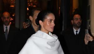 Intip gaya debut Meghan Markle di Paris Fashion Week (@meghan.markle.official)