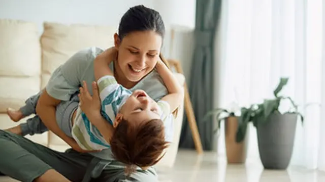 Ilustrasi calm parenting/freepik.com/Real Photo