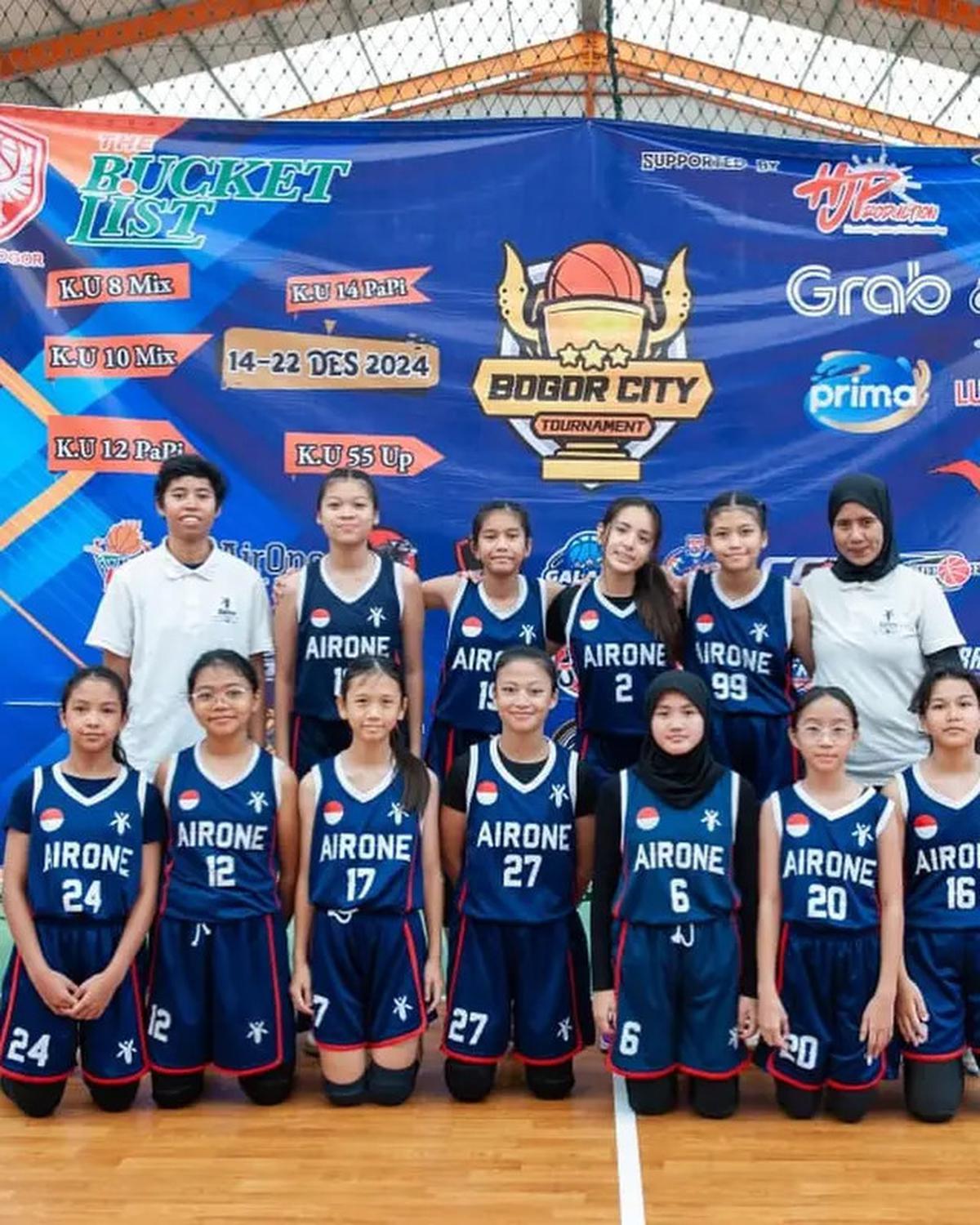 6 Potret Mikhayla Anak Nia Ramadhani Tanding Main Basket, Penuh Semangat