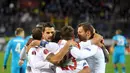 Para penggawa Sevilla merayakan gol ke gawang Zenit St Peterseburg dalam perempat final leg kedua European League, Jumat (24/4/2015). (AFP)