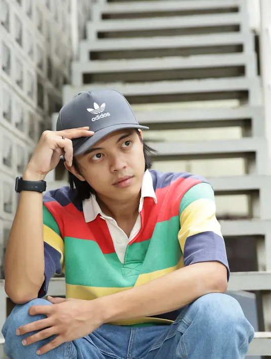 Kejadian toxic relationship tersebut dituangkan Bisma menjadi sebuah karya. Lagu yang diciptakannya itu ternyata sudah rilis sejak satu tahun lalu. (Bambang E.Ros/Fimela.com)