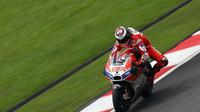 Pebalap Ducati, Jorge Lorenzo, mengaku tak punya alasan untuk khawatir meskipun performanya pada tes MotoGP Sepang, Senin-Selasa (30-31/1/2017), jauh dari catatan waktu terbaik. (Motorsport)