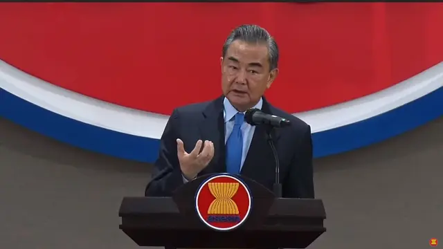 Menlu China Wang Yi di Sekretariat ASEAN.