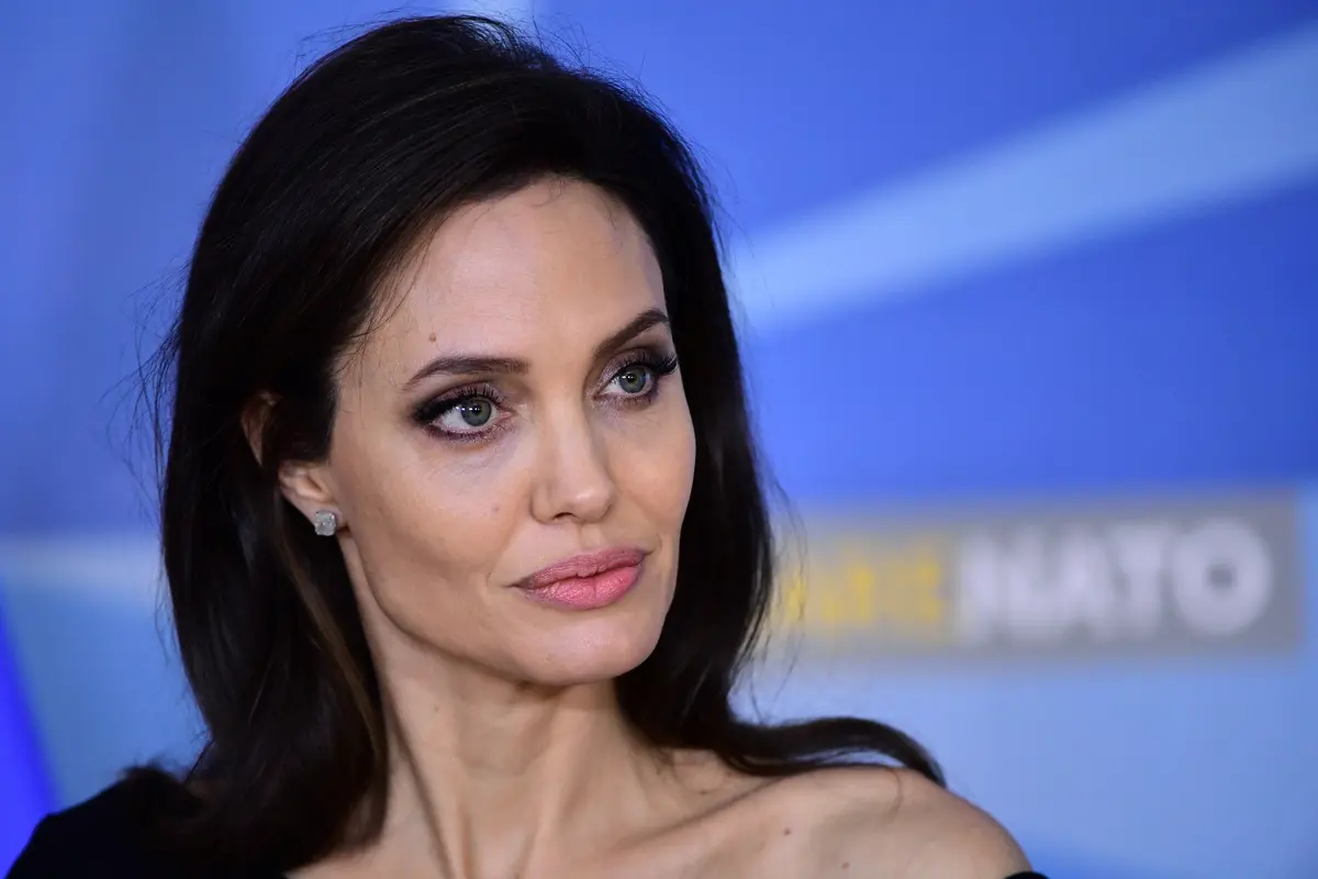 [Bintang] Angelina Jolie