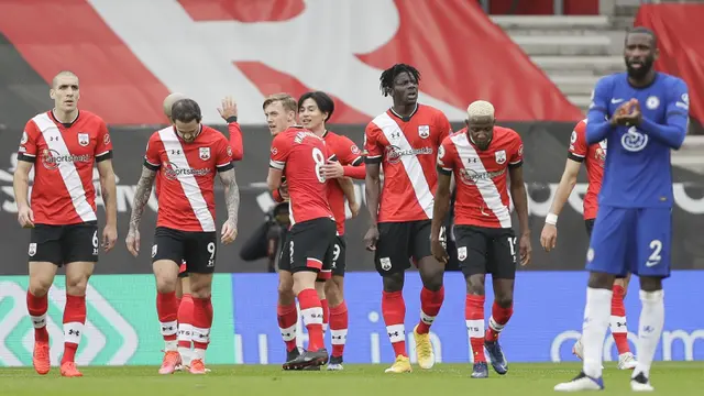 FOTO: Takumi Minamino Cetak Gol, Southampton Paksa Chelsea Bermain Imbang 1-1 - Takumi Minamino