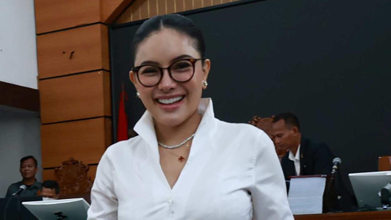 Nikita Mirzani Mengeluh Diperlakukan Seperti Pelaku Berbahaya, Kirim Pesan ke Anak 'Mami Bukan Teroris