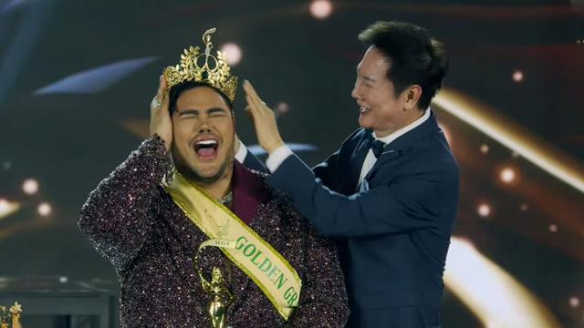 Ivan Gunawan meraih penghargaan Best National Director dalam Miss Grand Indonesia 2023