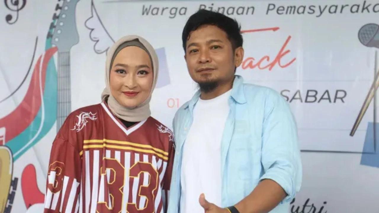Zul Zivilia dan Putri Ajeng 7Icons Luncurkan Lagu 'Sabar-Sabar Ade' dari Penjara