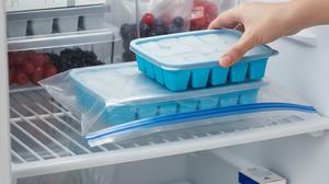 Cara Membuat Es Batu Tidak Mudah Menyerap Bau dari Freezer, Ini 9 Langkahnya