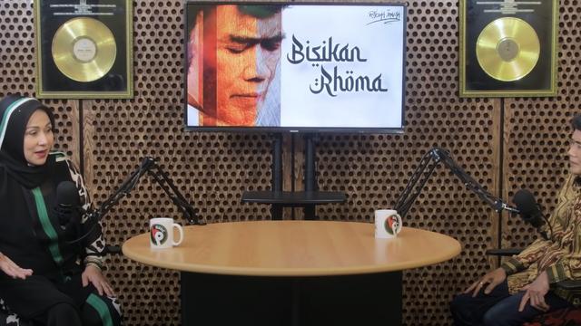 Obrolan Rhoma Irama dan Camelia Malik. (Foto: YouTube Rhoma Irama Official)