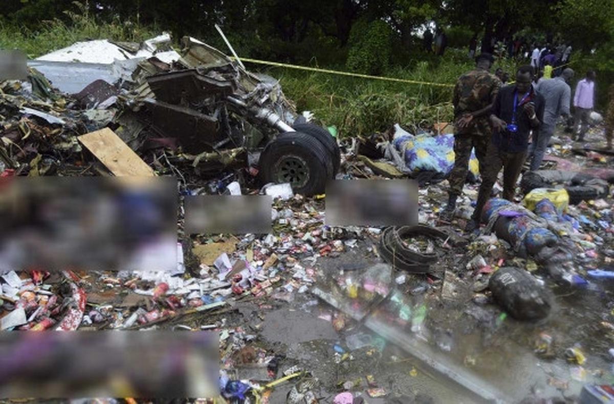 Pesawat kargo jatuh, puluhan penumpang tewas bergelimpangan di Sudan