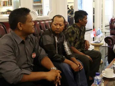 Ketum PKB, Muhaimin Iskandar menerima kunjungan pewakilan petani tembakau di kantor DPP PKB, Jakarta, Kamis (9/11). Para petani meminta untuk mengawal aspirasi mereka agar pemerintah mengurungkan rencana menaikkan cukai rokok. (Liputan6.com/Johan Tallo)