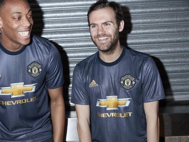 Manchester United Pamer Jersey Ketiga Untuk Musim Depan Bola Liputan6 Com