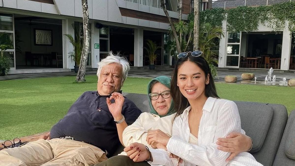 Foto Kenangan Hana Malasan dan Ibunda, Penuh Momen Hangat