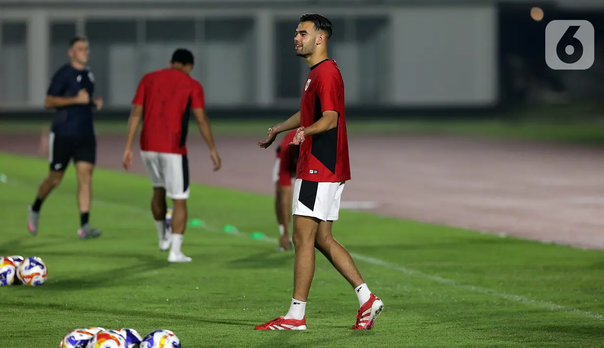 Sosok yang sangat dinanti oleh para pendukung Timnas Indonesia U-23, Jens Raven juga sudah beberapa kali mengikuti sesi latihan bersama. (Liputan6.com/Helmi Fithriansyah)