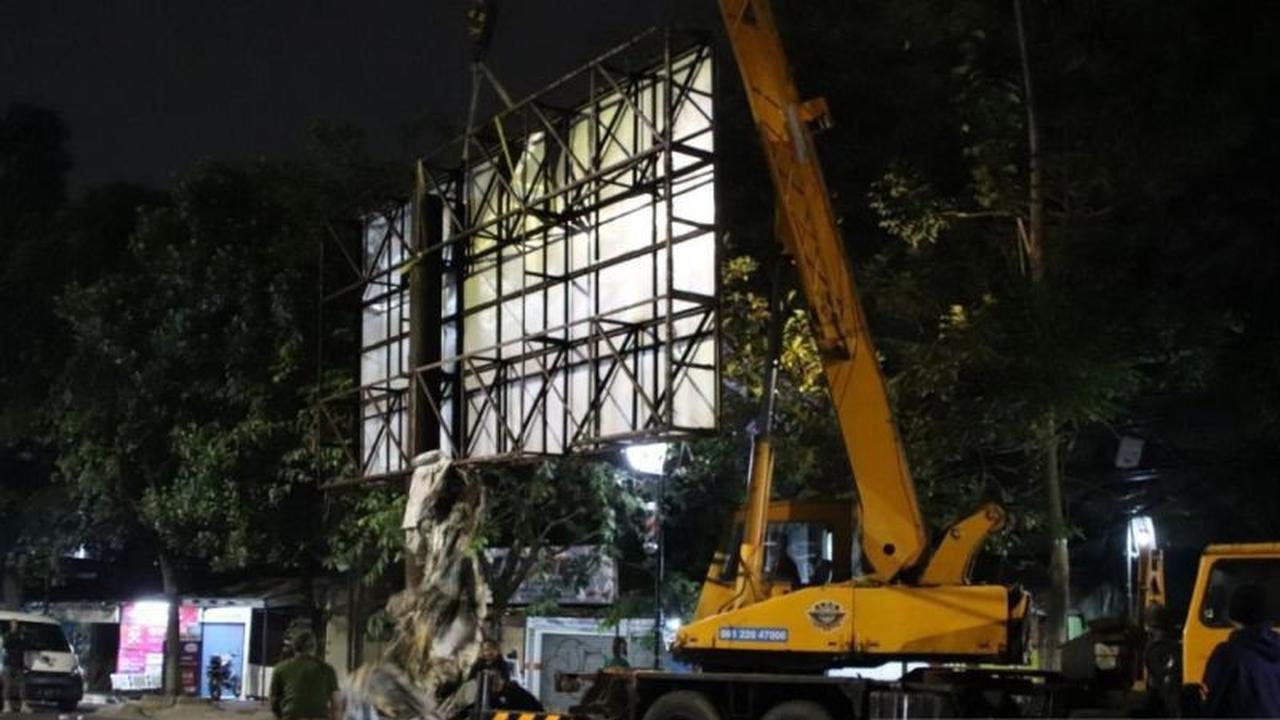 Pemkot Bandung Gencarkan Penertiban Reklame Ilegal Demi Tata Kota Tertib dan Aman