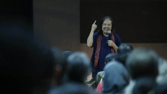 Penuh Haru, Mengenang Arswendo Atmowiloto Lewat Syair Lagu 