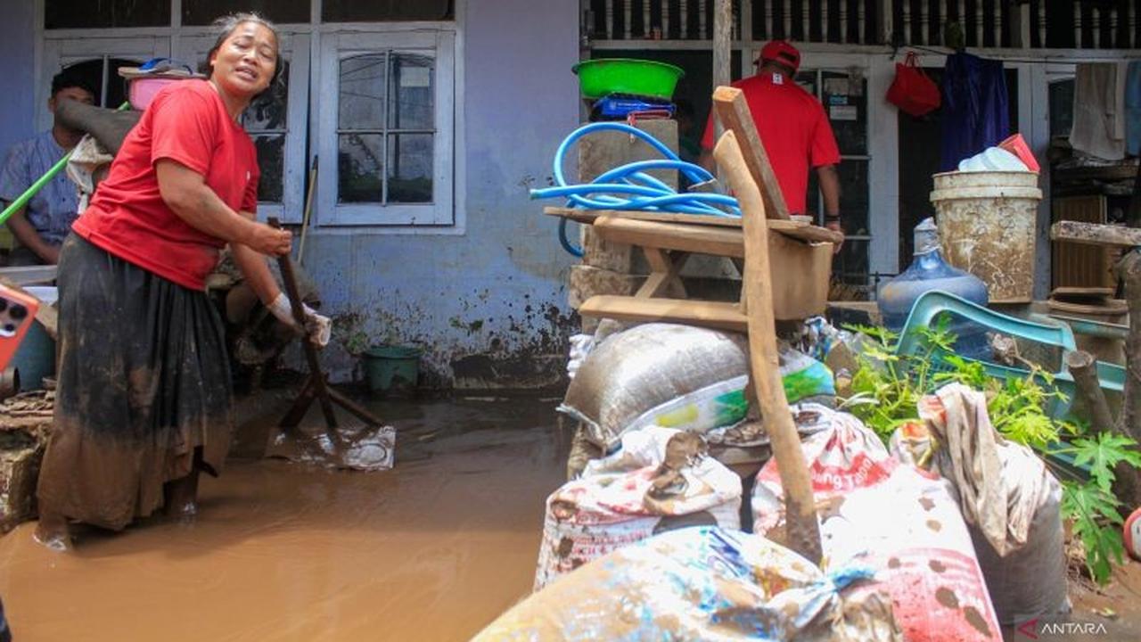 Ribuan Rumah Terdampak Banjir Situbondo dan Angin Kencang