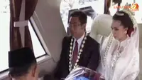 [VIDEO] Unik, Pasangan Pengantin Ini Ijab Kabul Dalam Bis