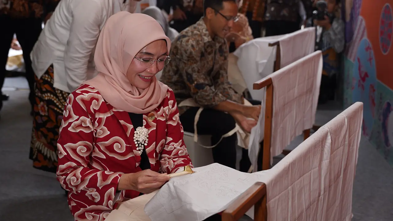 Hari Batik 2023