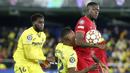<p>Ibrahima Konate sempat dibuat kerepotan oleh penyerang Villarreal di babak pertama hingga kebobolan dua gol. Namun, di babak kedua penampilannya perlahan membaik hingga akhirnya The Reds mengunci kemenangan dengan skor 3-2. (AP/Alberto Saiz)</p>